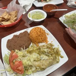 Taqueria Azteca - Salsa verde enchiladas