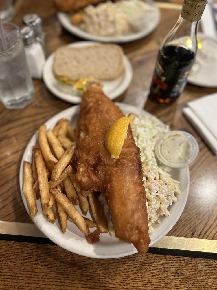 Social spots from Curry's Restaurant And Pub