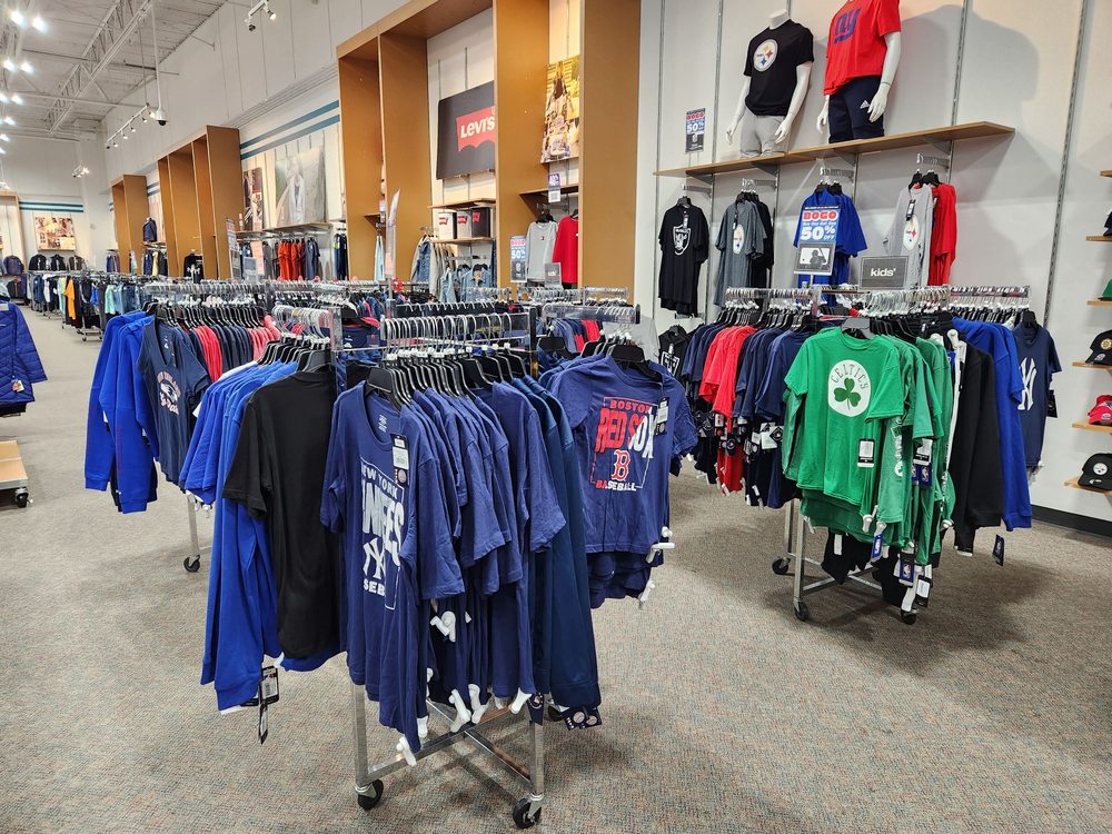 BOB’S STORES Updated October 2024 29 Photos & 11 Reviews 172 Kitts Ln, Newington