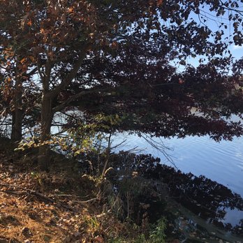 Lake Bethany - Parks Near Me - Bethany, Connecticut