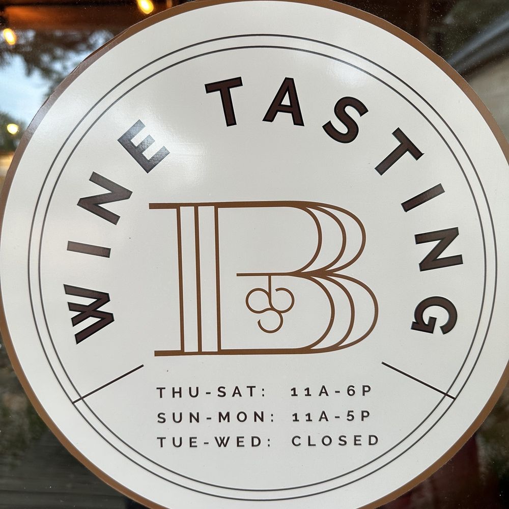 Barelle Vineyards - Great Women made wines - Wine Tasting Room Near Me - Fredericksburg, Texas