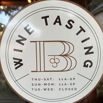 Barelle Vineyards - Great Women made wines - Wine Tasting Room Near Me - Fredericksburg, Texas