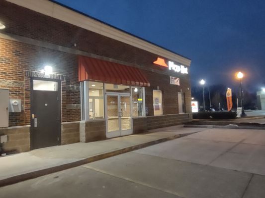 Pizza Hut by null