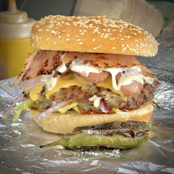 Hamburguesas Chofi’s - La Suprema. Una receta especial desde Tepalcatepec Michoacán.
Special recipe from Tepalcatepec Michoacán Mexico. A one of a kind burger - Burgers Near Me - Modesto, California Hamburguesas Chofi’s - La Suprema. Una receta especial desde Tepalcatepec Michoacán.
Special recipe from Tepalcatepec Michoacán Mexico. A one of a kind burger - Burgers Near Me - Modesto, California
