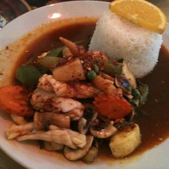 Mango II Thai Cuisine - Thai Near Me - Tewksbury, Massachusetts