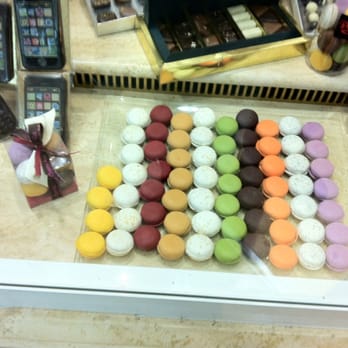 Pérez - Deliciosos macarons. No son fáciles de encontrar - Desserts Near Me - Valencia, V Pérez - Deliciosos macarons. No son fáciles de encontrar - Desserts Near Me - Valencia, V