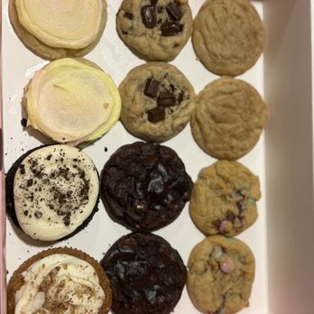 Crumbl - Gallatin - Mini-12 Pack - Bakeries Near Me - Gallatin, Tennessee Crumbl - Gallatin - Mini-12 Pack - Bakeries Near Me - Gallatin, Tennessee