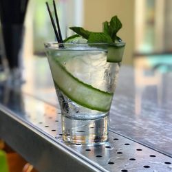 W XYZ Bar