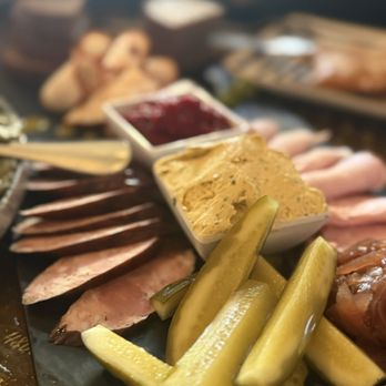 Tryzub Ukrainian Kitchen - Ukrainian Near Me - Chicago, Illinois