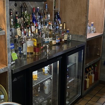 Casa Real - Full bar that was NOT used for my margarita. - Mexican Near Me - Sandusky, Ohio