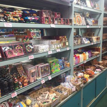 Quilts'n Fabric Land - Fabric Stores Near Me - Lahaina, Hawaii