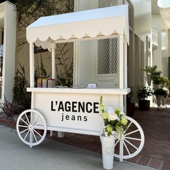 Bloom Boom - Flower bars and Flower Carts for your brand activations - Florists Near Me - West Hollywood, California Bloom Boom - Flower bars and Flower Carts for your brand activations - Florists Near Me - West Hollywood, California