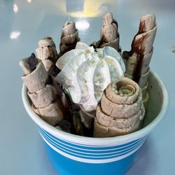 Curly Cream Rolled Ice Cream