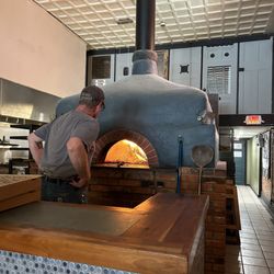 Pizza oven