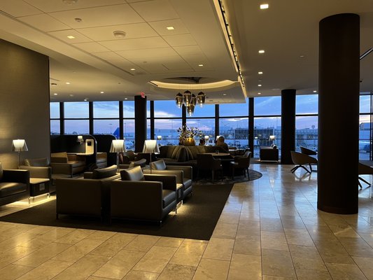 United Polaris Lounge by null