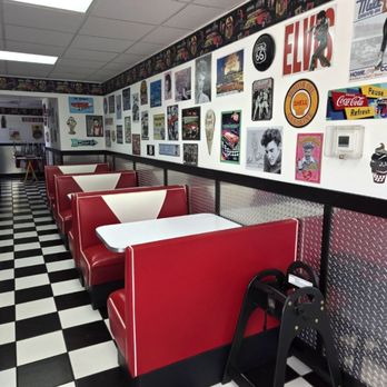 Swiss Cafe & Ice-cream - Inside swiss cafe - Ice Cream & Frozen Yogurt Near Me - Vevay, Indiana Swiss Cafe & Ice-cream - Inside swiss cafe - Ice Cream & Frozen Yogurt Near Me - Vevay, Indiana