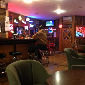 C&D'S Tekoa Bar & Grill - Really comfortable seats. Great place to see a game. - Burgers Near Me - Tekoa, Washington C&D'S Tekoa Bar & Grill - Really comfortable seats. Great place to see a game. - Burgers Near Me - Tekoa, Washington