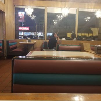 Lucky Boy - Inside - Burgers Near Me - Pasadena, California