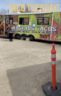 Basilios Tacos by null