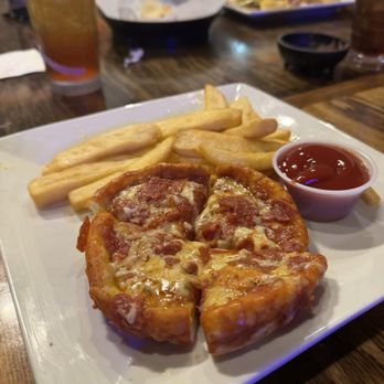 Amigo's Mexican Grill - Child's Kids Pizza & Fries - Mexican Near Me - Spring Hill, Tennessee