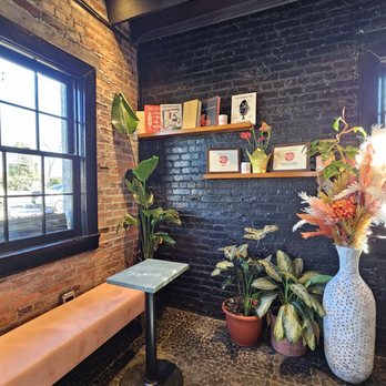 Aaktun Coffee & Bar - Nook near the front - Coffee & Tea Near Me - Durham, North Carolina