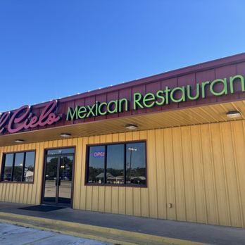 El Cielo Mexican Restaurant - Outside - Mexican Near Me - Giddings, Texas