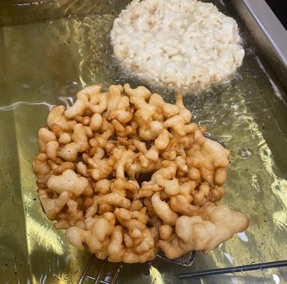 Fun-Diggity Funnel-Cakes by null