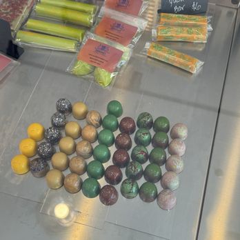 Hanna's Chocolates - Chocolatiers & Shops Near Me - Pleasanton, California