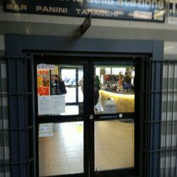 Ra Fe Ma - Busto Arsizio is a major hub for passengers arriving from Malpensa Airport. At this bar we see business people hook up and family embrace.