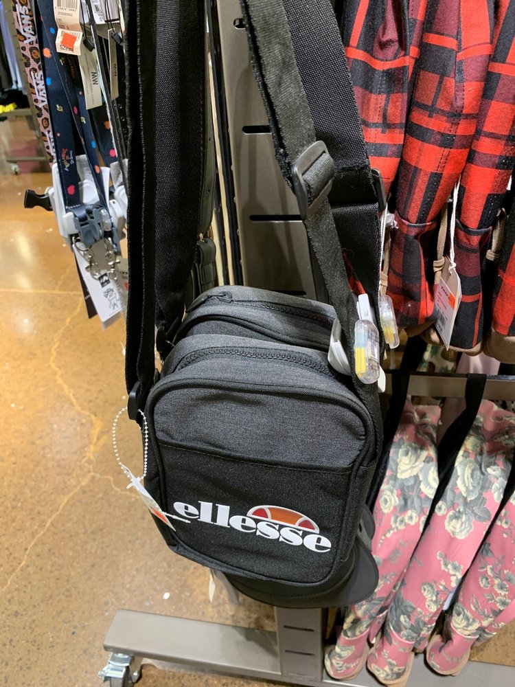 TILLYS Updated September 2024 14 Photos & 14 Reviews 1641 E Monte