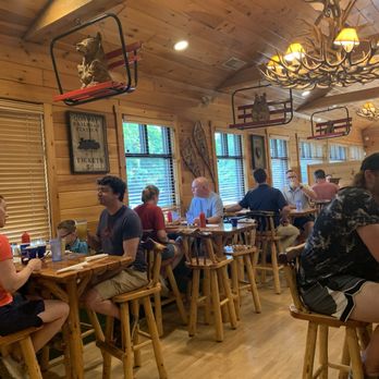 Muddy Moose Restaurant & Pub - Pubs Near Me - North Conway, New Hampshire Muddy Moose Restaurant & Pub - Pubs Near Me - North Conway, New Hampshire