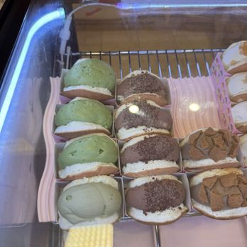 6 Cloud - Desserts Near Me - Toronto, Ontario