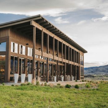 Sage Lodge - The Grill Exterior - Hotels Near Me - Pray, Montana