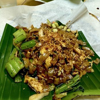 Garuda - Fried Kwe Tiaw - Indonesian Near Me - Chicago, Illinois Garuda - Fried Kwe Tiaw - Indonesian Near Me - Chicago, Illinois