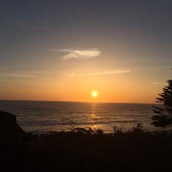 Moss Beach Distillery - Nothing like a sunset while enjoying an amazing meal. Food, drink, location... Check - Seafood Near Me - Moss Beach, California Moss Beach Distillery - Nothing like a sunset while enjoying an amazing meal. Food, drink, location... Check - Seafood Near Me - Moss Beach, California