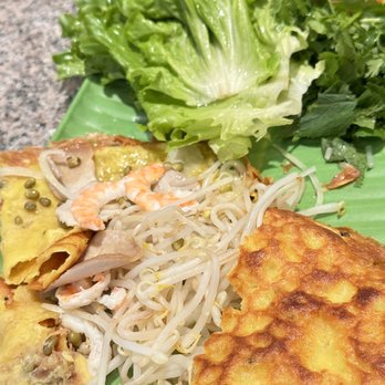 Pho Oregon Restaurant - Mung bean: the main ingredient making it Southern style Bánh Xèo (Vietnamese crispy flour crepe). - Vietnamese Near Me - Portland, Oregon