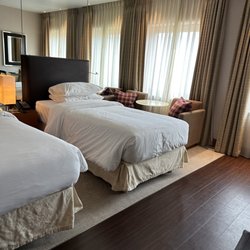 Sheraton Grand Hotel & Spa, Edinburgh - Double bedroom