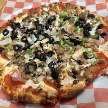 Scores Pizza & Wings - 10" Monsta Pizza - Sports Bars Near Me - Belton, Texas