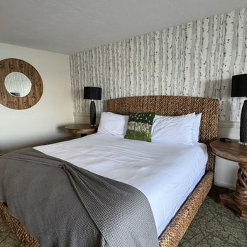 The Bayview Hotel - Spacious room - Guest Houses Near Me - Bar Harbor, Maine