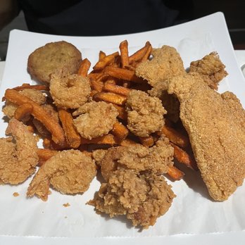 Red Crab House - Seafood Near Me - Snellville, Georgia