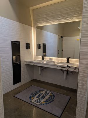 Cottonwood Creek Brewery by null