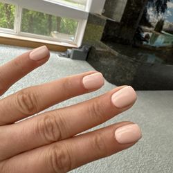 Mani & Pedi Salon - Shellac manicure
