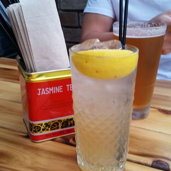 Short Round - Jasmine Lemon-Limeade and pFriem IPA in back - Vietnamese Near Me - Portland, Oregon Short Round - Jasmine Lemon-Limeade and pFriem IPA in back - Vietnamese Near Me - Portland, Oregon