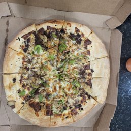 Is this a Jokw ?? How lazy do you have to be to throw it I'm the middle, throw it in a over and sell this as pizza ? This is some BS ! Is this a Jokw ?? How lazy do you have to be to throw it I'm the middle, throw it in a over and sell this as pizza ? This is some BS !