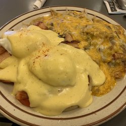 New York Deli - Smoked Salmon Benedict Breakfast Specialty