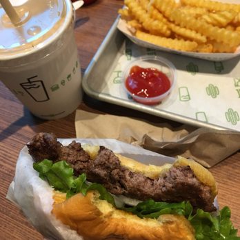 Shake Shack Navy Yard - Fast Food Near Me - Washington, DC, District of Columbia Shake Shack Navy Yard - Fast Food Near Me - Washington, DC, District of Columbia