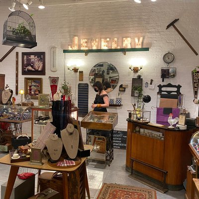 Thea Grant | Antique, Vintage & Custom Jewelry by null