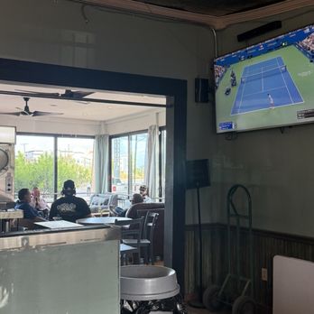 La Tuna Icehouse - Beer Bar Near Me - San Antonio, Texas