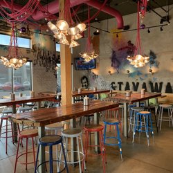 Spitz Cottonwood - The calm before the storm ... walked in to get a takeout order just before 5:00 pm.