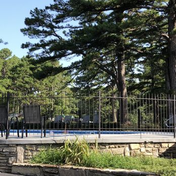 Country Mountain Inn - Pool - Hotels Near Me - Eureka Springs, Arkansas Country Mountain Inn - Pool - Hotels Near Me - Eureka Springs, Arkansas